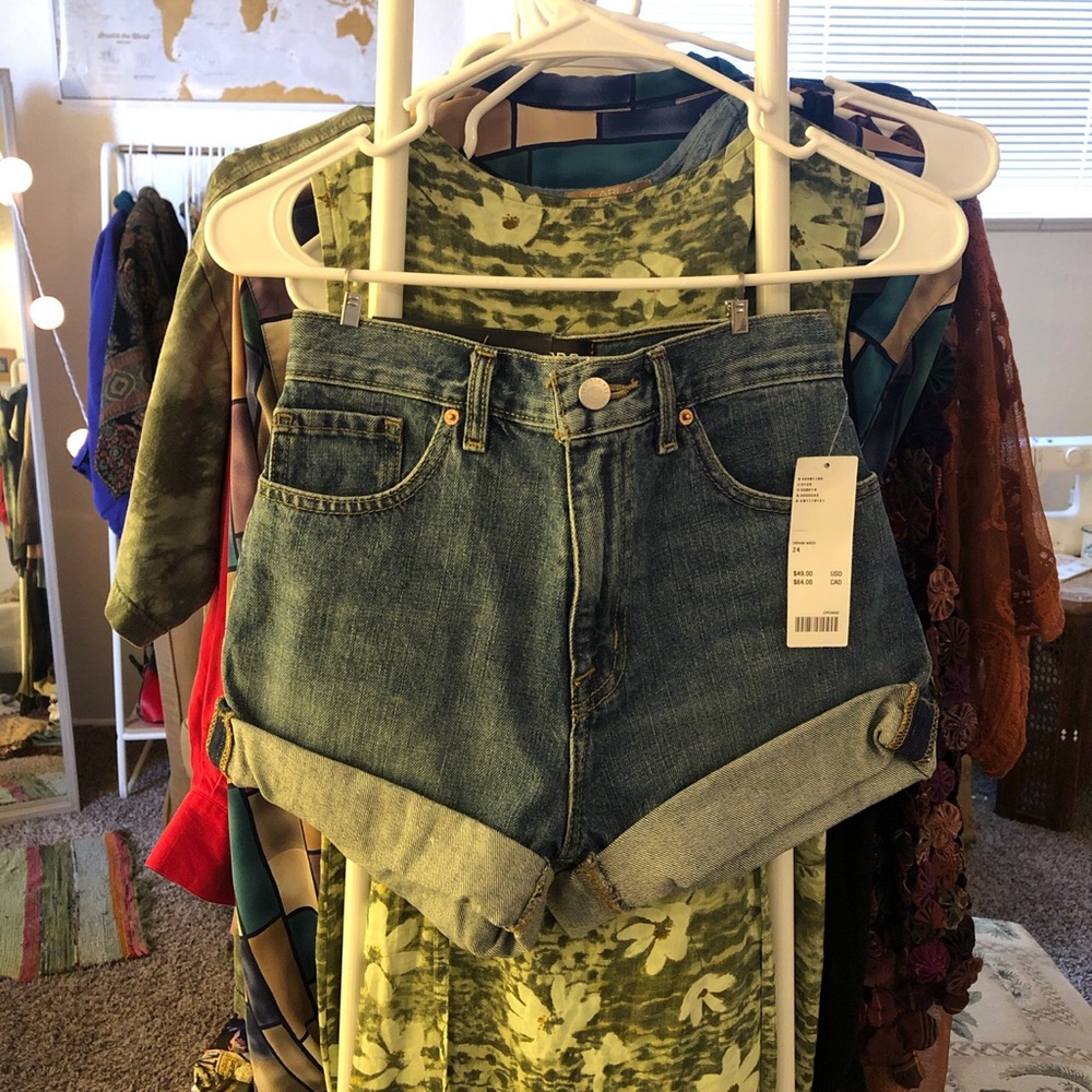 Mom High-Rise Shorts